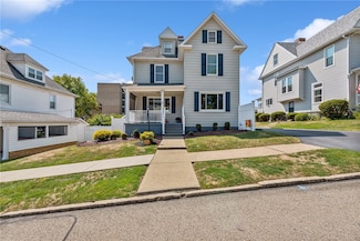817 Mulberry St, Scottdale, PA 15683