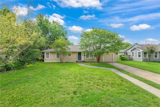 1103 Edgewood Dr, Bryan, TX 77802