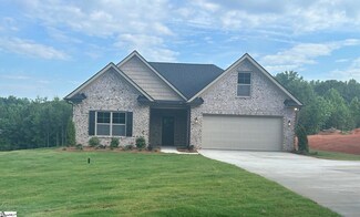 237 Carriage Gate Dr, Wellford, SC 29385