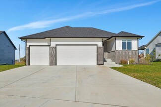 7156 E Pheasant Ridge St, Bel Aire, KS 67226