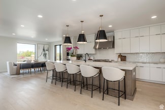 4442 Holladay Park Ln, Holladay, UT 84124