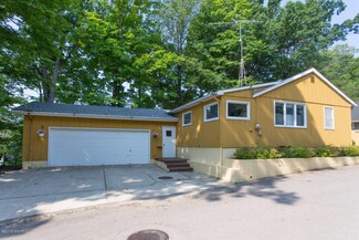 8640 Orchard Dr, Watervliet, MI 49098