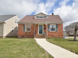 335 E 327th St, Willowick, OH 44095