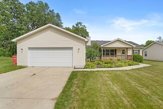 14221 King Dr, Cedar Lake, IN 46303