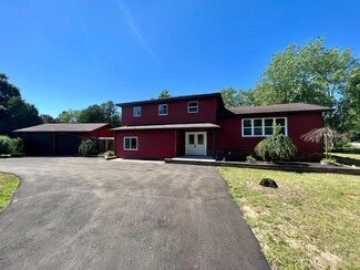 9952 Carol Dr, Demotte, IN 46310