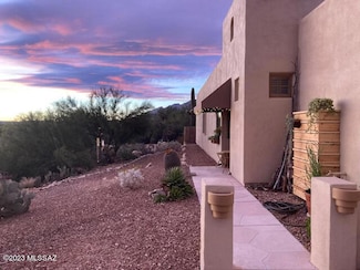 5095 N Pinnacle Cove Dr, Tucson, AZ 85749