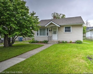 1090 Boston Ave, Waterford, MI 48328