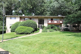 4325 Americana Dr Unit 202, Annandale, VA 22003