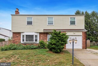 553 Prelate Cir, Philadelphia, PA 19128
