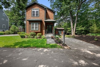 106 Edgemoor Ave, Wellesley, MA 02482