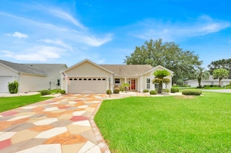 1401 Madrigal Ln, Lady Lake, FL 32159
