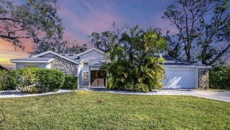 1755 Oak Lakes Dr, Sarasota, FL 34232