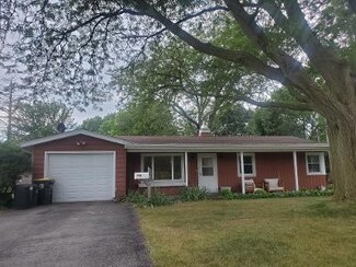 26 S Willow Way, North Aurora, IL 60542