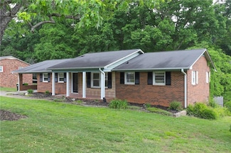 429 Mendenhall Dr, Winston Salem, NC 27127