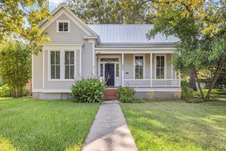 1402 Pecan St, Bastrop, TX 78602
