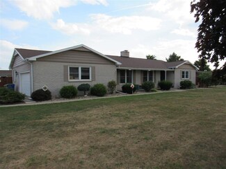 304 Meadowmere Dr, Butler, IN 46721