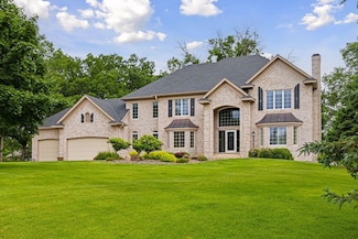 2 Bent Tree Ln, Saint Paul, MN 55127