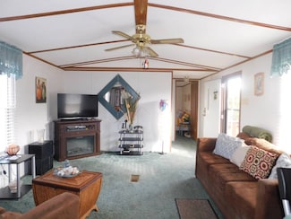 104 Conard Dr, Flat Rock, NC 28731