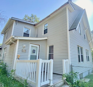 14 6th Ave NE, Minot, ND 58703