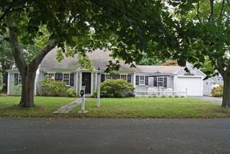 10 Lincoln Village Rd, Harwich Port, MA 02646