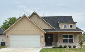 400 W Muskogee Ave, Chouteau, OK 74337
