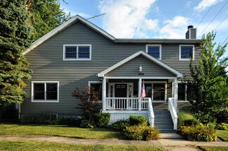 406 Oak St, Valparaiso, IN 46383