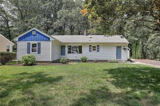 15 W Scenic View Dr, Johnston, RI 02919
