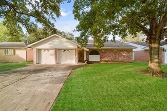 15326 E Hutchinson Cir, Houston, TX 77071
