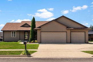 713 Orchard View Dr, Evansville, WI 53536