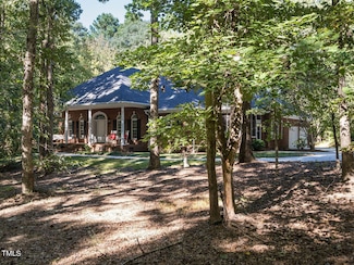 2008 Neuse Colony Dr, Clayton, NC 27527