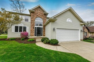 188 Hollythorn Dr, Copley, OH 44321