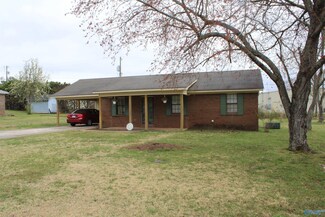 221 Nanela Dr, Moulton, AL 35650