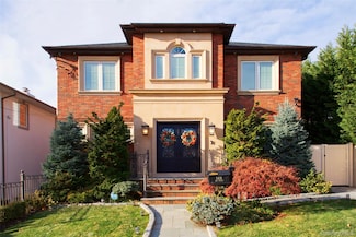 54-16 252nd St, Flushing, NY 11362