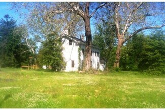 52 W Bristol Rd, Warminster, PA 18974
