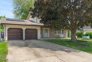 391 Northgate Rd, Lindenhurst, IL 60046