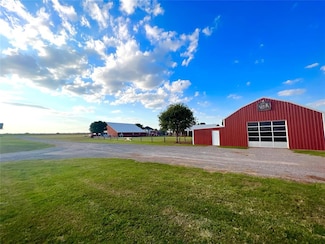 1002 Old 66 Rd, Hydro, OK 73048