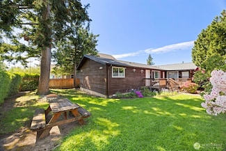 2823 Pacific St, Bellingham, WA 98226