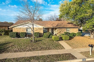 6481 Whitehurst Dr, Watauga, TX 76148