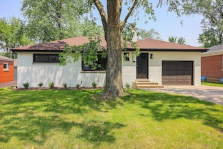 465 W Alexander Blvd, Elmhurst, IL 60126