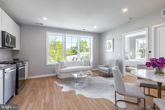 2210 Wisconsin Ave NW Unit 419, Washington, DC 20007