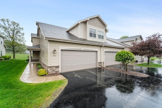 590 Cedar Bluffs Way, Slinger, WI 53086