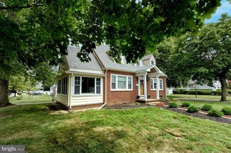 99 Pine St, Beverly, NJ 08010