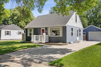 1010 20th St S, Fargo, ND 58103