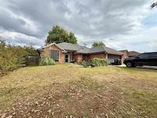 900 Harrison St, Harrah, OK 73045