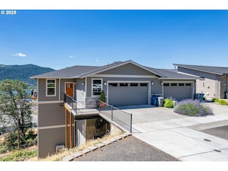 126 Ingram Place, White Salmon, WA 98672