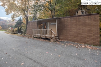 21 Creekside Dr Unit A, Banner Elk, NC 28604