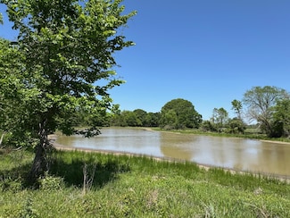 3817 Fm 154, Muldoon, TX 78949