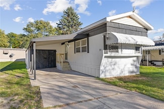 39 Carefree Ln, Buffalo, NY 14227