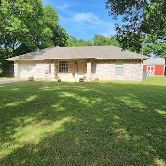 611 N Lamar St, Tioga, TX 76271