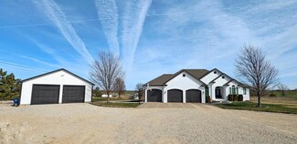 1221 S Woodward Rd, Salina, KS 67401